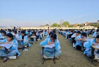 临泉县张集中学阅读区