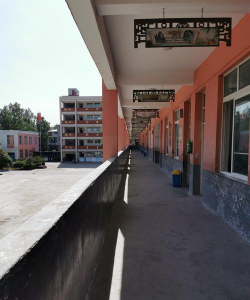 临泉县瓦店镇初级中学阅读区