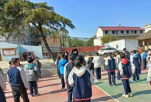 贵溪市志光初级中学阅读区