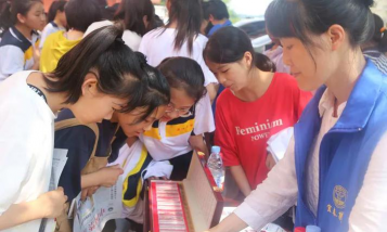 袁州区渥江中学阅读区