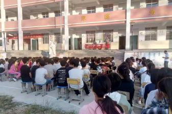 袁州区天台山中学阅读区