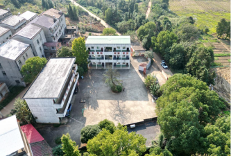 荷湖初级中学阅读区