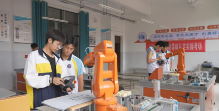 桃源县职业中等专业学校阅读区