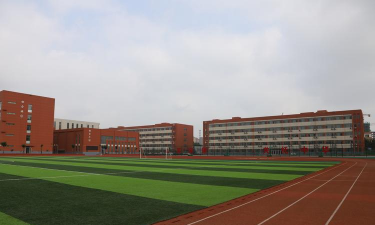 山东初级中学阅读区