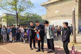 中河口镇中学