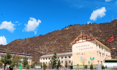 成县黄渚九年制学校