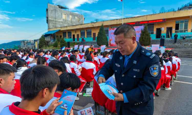 纳雍县鸿巍智翔学校