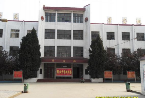 常坟中学