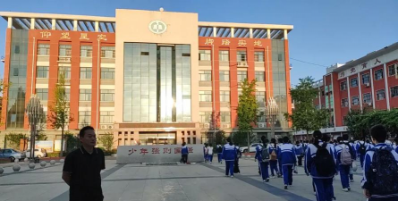 阿合奇县色怕巴依中学