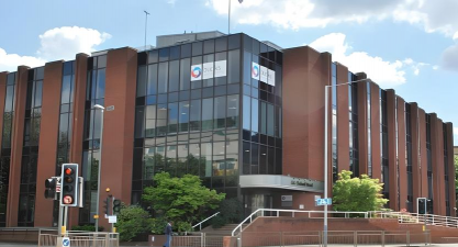 白金汉大学
