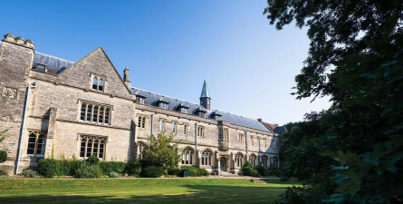 奇切斯特大学