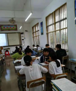 横县云表镇第一初级中学
