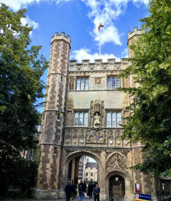 三一大学学院
