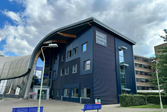 雷丁学院及艺术和设计学校