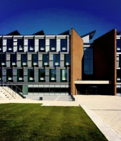 中萨塞克斯学院