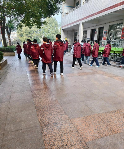 桂林市英华初级中学