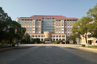 宜兴市归径中学
