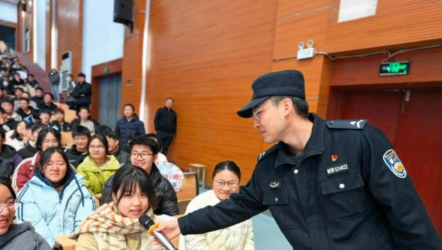 江苏省宜兴市张渚桃溪中学
