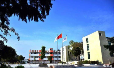 蚌埠市龙湖中学