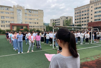 江都市嘶马中学