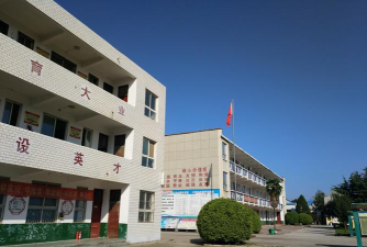 安徽省临泉县谭棚镇郭大中学