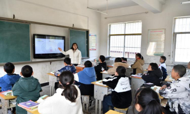 歇马镇百峰中学