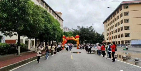 上林县城关中学
