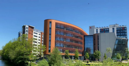 德蒙福特大学