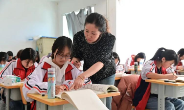 鄂伦春自治旗民族职业高中