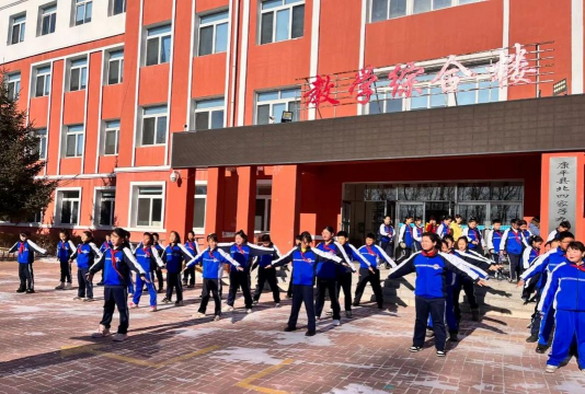 包头市九原区江海学校