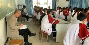 仙湖镇中心校