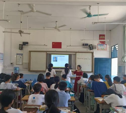 陆斡镇中心学校