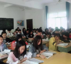 江西余江桃李中学