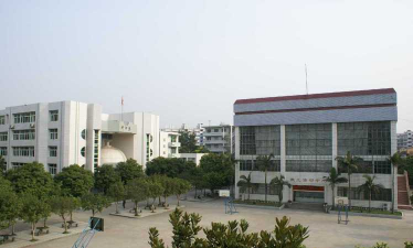 福建省福州华侨中学